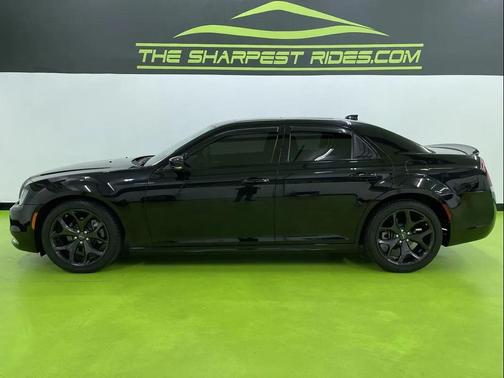 2022 Chrysler 300 S