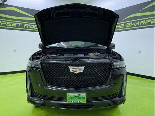 2023 Cadillac Escalade Sport