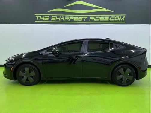 Black 2025 Toyota Prius LE