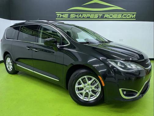 2020 Chrysler Pacifica Touring L