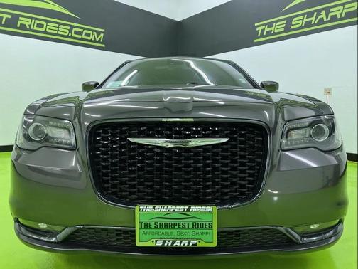 Gray 2018 Chrysler 300 S