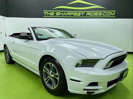 White 2014 Ford Mustang V6 Premium