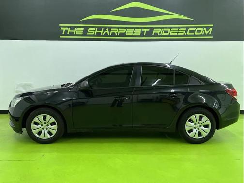 Black 2013 Chevrolet Cruze LS