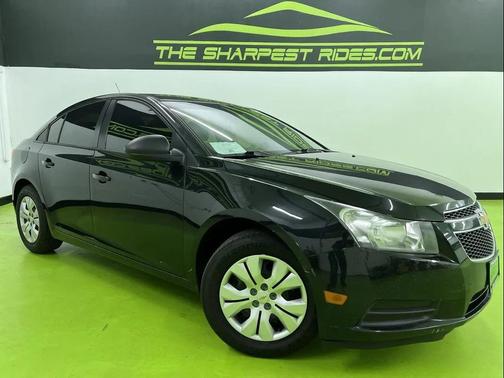 Black 2013 Chevrolet Cruze LS