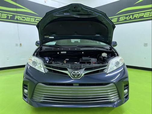 Blue 2018 Toyota Sienna XLE