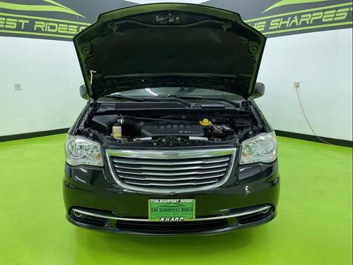 2014 Chrysler Town & Country Touring