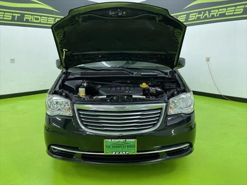 2014 Chrysler Town & Country Touring