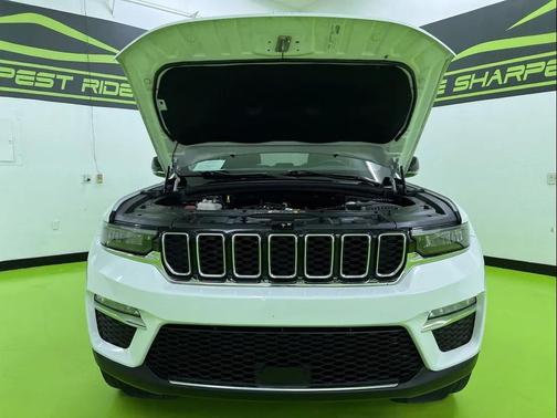 White 2022 Jeep Grand Cherokee Limited
