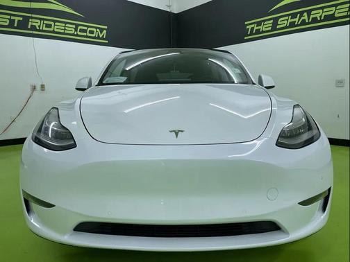 2022 Tesla Model Y Long Range Dual Motor All-Wheel Drive