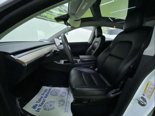 2022 Tesla Model Y Long Range Dual Motor All-Wheel Drive