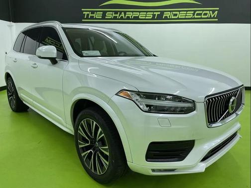 2020 Volvo XC90 T6 Momentum