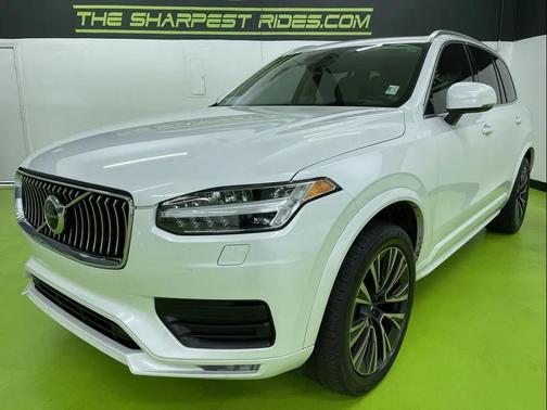 2020 Volvo XC90 T6 Momentum