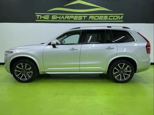 2018 Volvo XC90 T5 Momentum