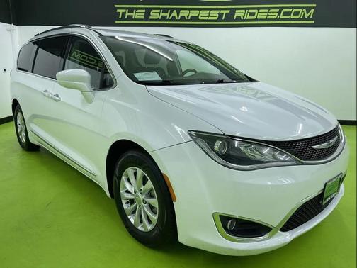 2018 Chrysler Pacifica Touring-L
