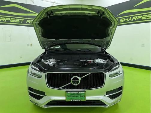2018 Volvo XC90 T6 Momentum