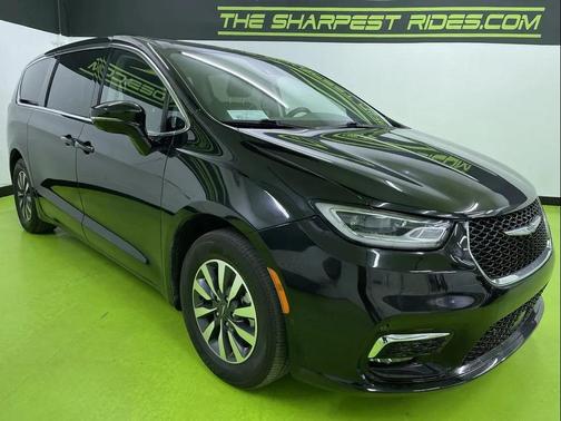 2022 Chrysler Pacifica Hybrid Touring L