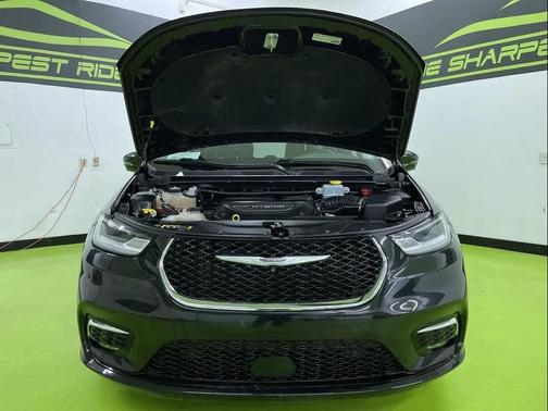 2022 Chrysler Pacifica Hybrid Touring L