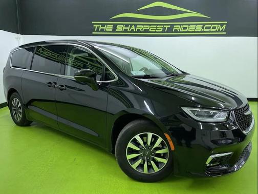 2022 Chrysler Pacifica Hybrid Touring L