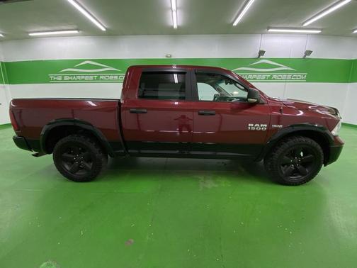 Photo 5 of 19 of 2015 RAM 1500 SLT