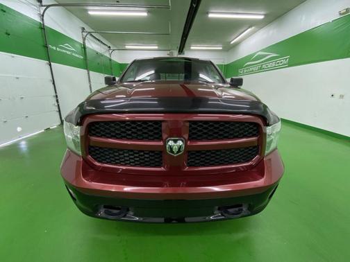 Photo 2 of 19 of 2015 RAM 1500 SLT