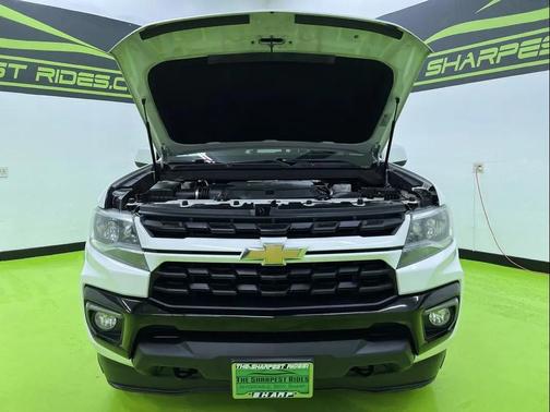 White 2022 Chevrolet Colorado LT