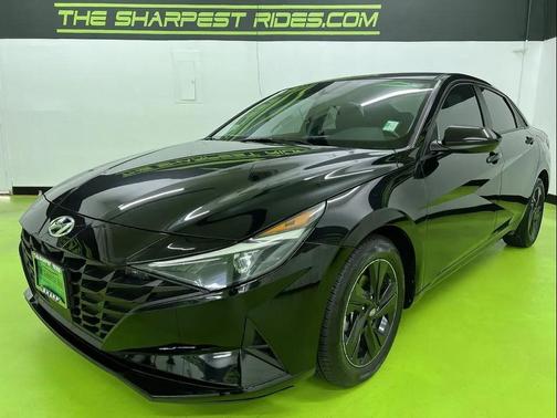 Black 2021 Hyundai ELANTRA SEL