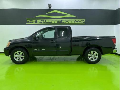 Black 2008 Nissan Titan SE King Cab
