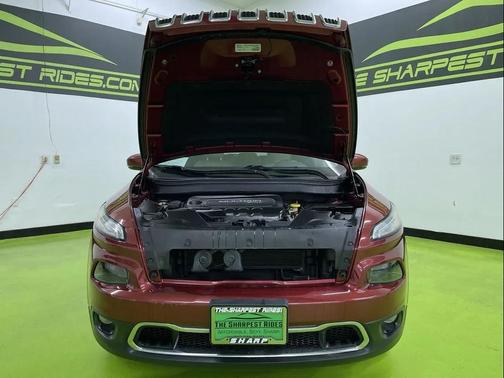 Red 2017 Jeep Cherokee Limited