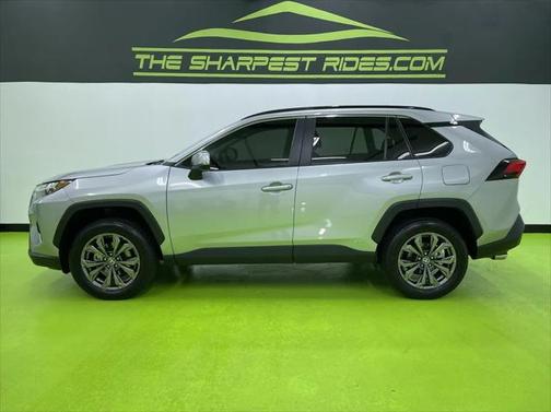 2022 Toyota RAV4 Hybrid XLE Premium