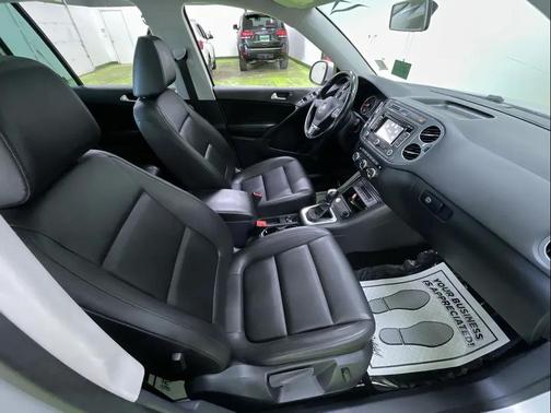 2014 Volkswagen Tiguan 4MOTION Auto SEL