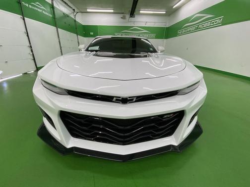 Photo 2 of 19 of 2020 Chevrolet Camaro ZL1