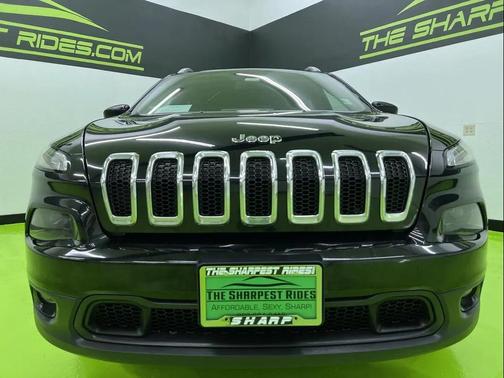 Black 2017 Jeep Cherokee Latitude