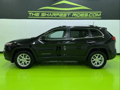 Black 2017 Jeep Cherokee Latitude