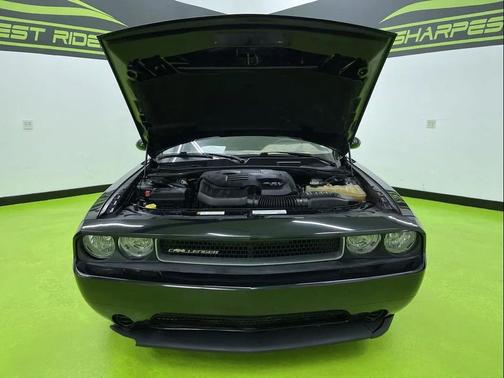 2012 Dodge Challenger SXT