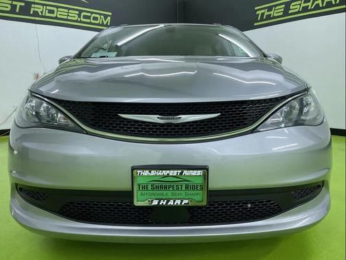 2021 Chrysler Voyager LXI