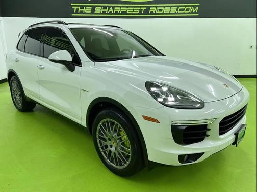 White 2016 Porsche Cayenne Cayenne S E-Hybrid