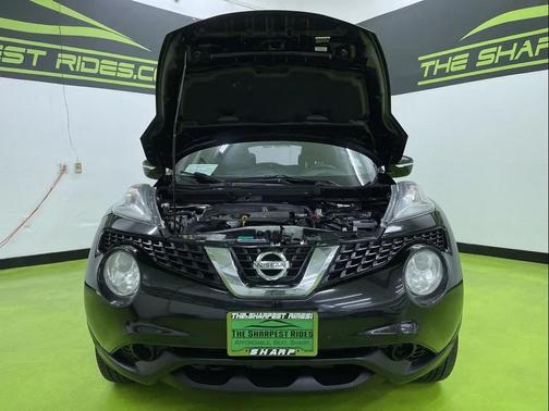 Black 2016 Nissan Juke SL