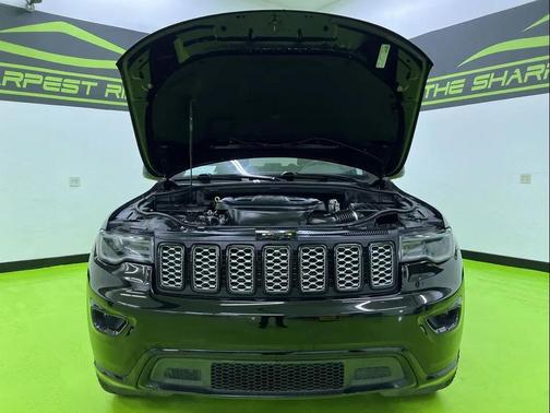 Black 2021 Jeep Grand Cherokee Laredo
