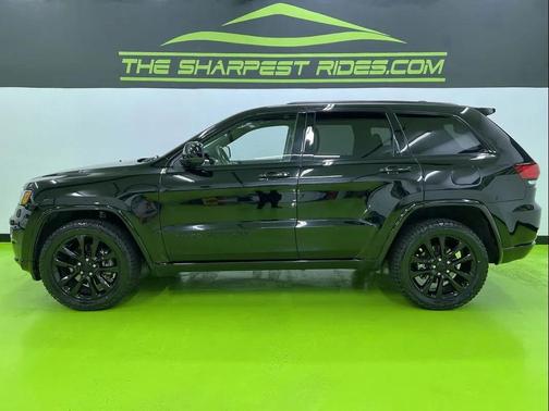Black 2021 Jeep Grand Cherokee Laredo