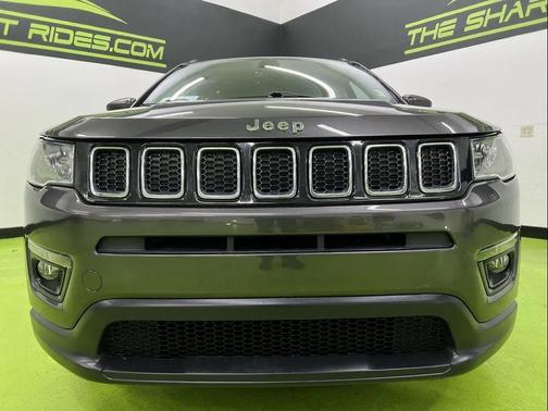 Gray 2018 Jeep Compass Latitude