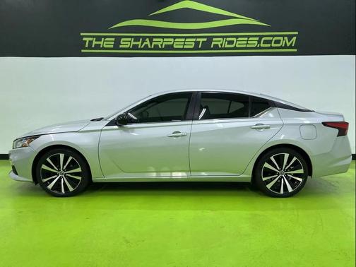 Silver 2021 Nissan Altima SR FWD