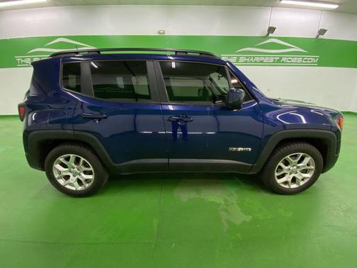 Photo 5 of 19 of 2018 Jeep Renegade Latitude