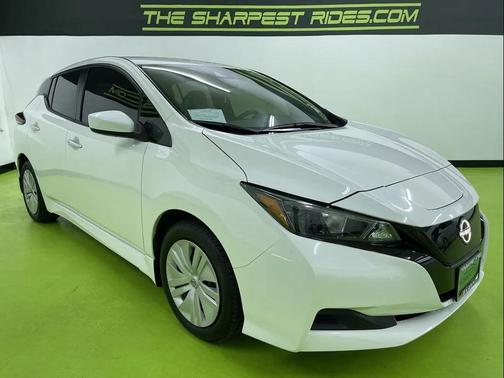 White 2025 Nissan Leaf S