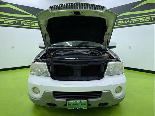 2003 Lincoln Navigator Base