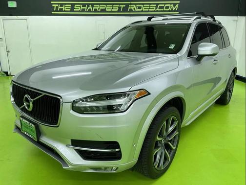 Bright Silver Metallic 2018 Volvo XC90 T6 Momentum