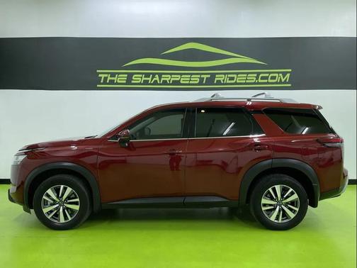 2024 Nissan Pathfinder SL 4WD