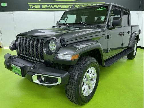 2023 Jeep Gladiator Sport S