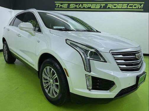 White 2019 Cadillac XT5 Luxury