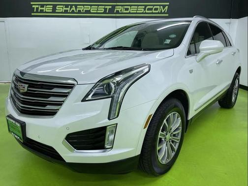 White 2019 Cadillac XT5 Luxury