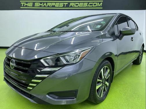Gray 2024 Nissan Versa 1.6 SV